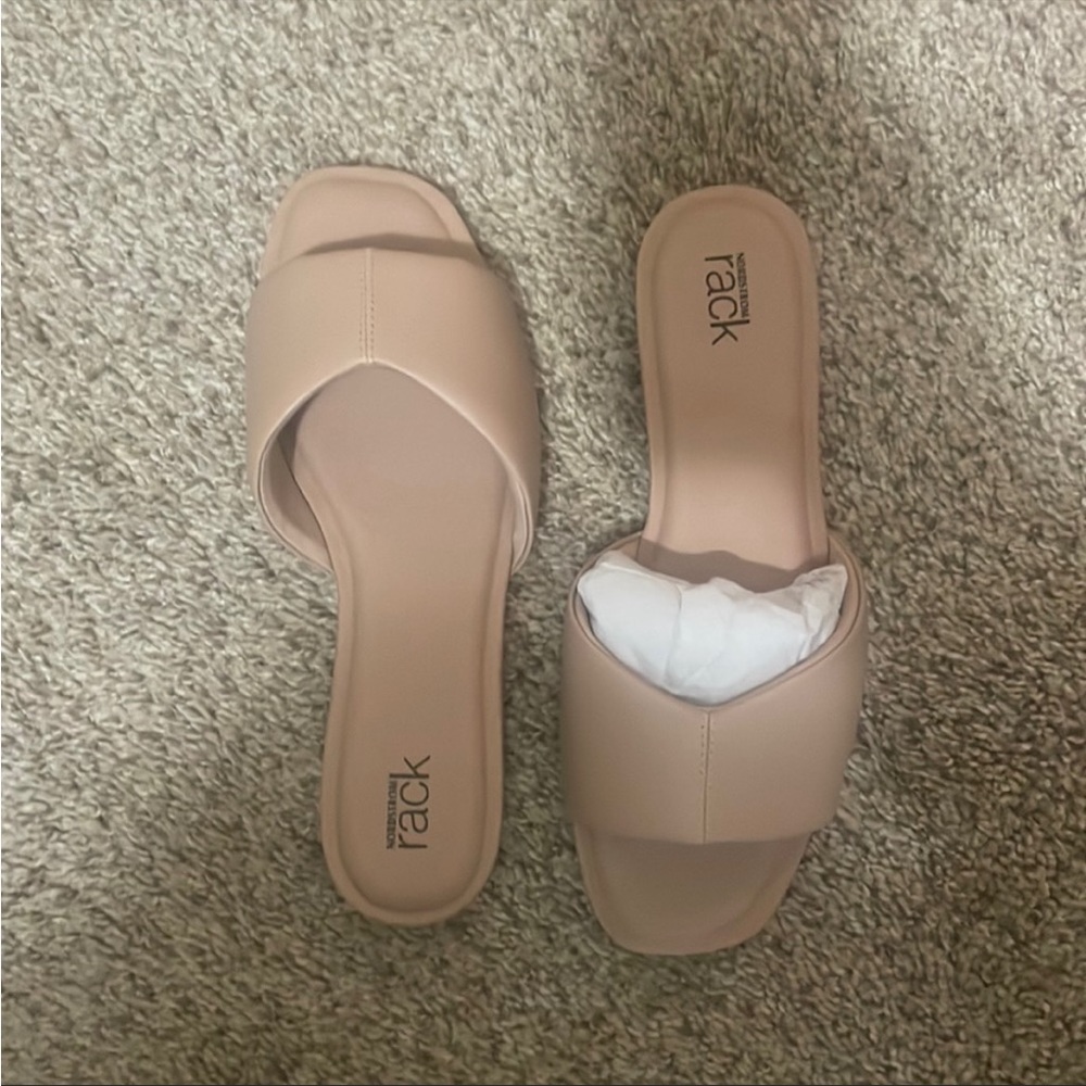 Womens flat sandals